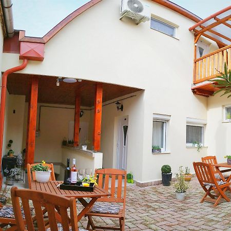Varfal Apartman Эгер Экстерьер фото
