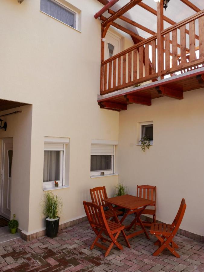 Varfal Apartman Эгер Экстерьер фото