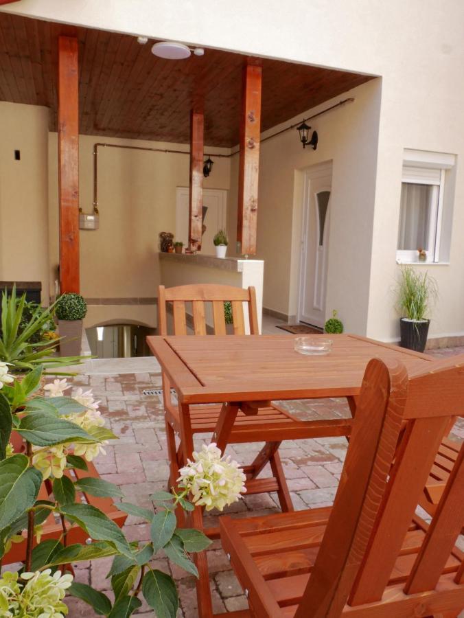 Varfal Apartman Эгер Экстерьер фото
