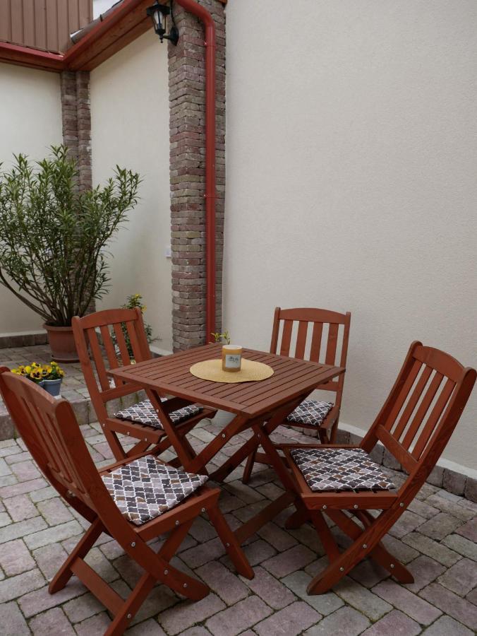 Varfal Apartman Эгер Экстерьер фото