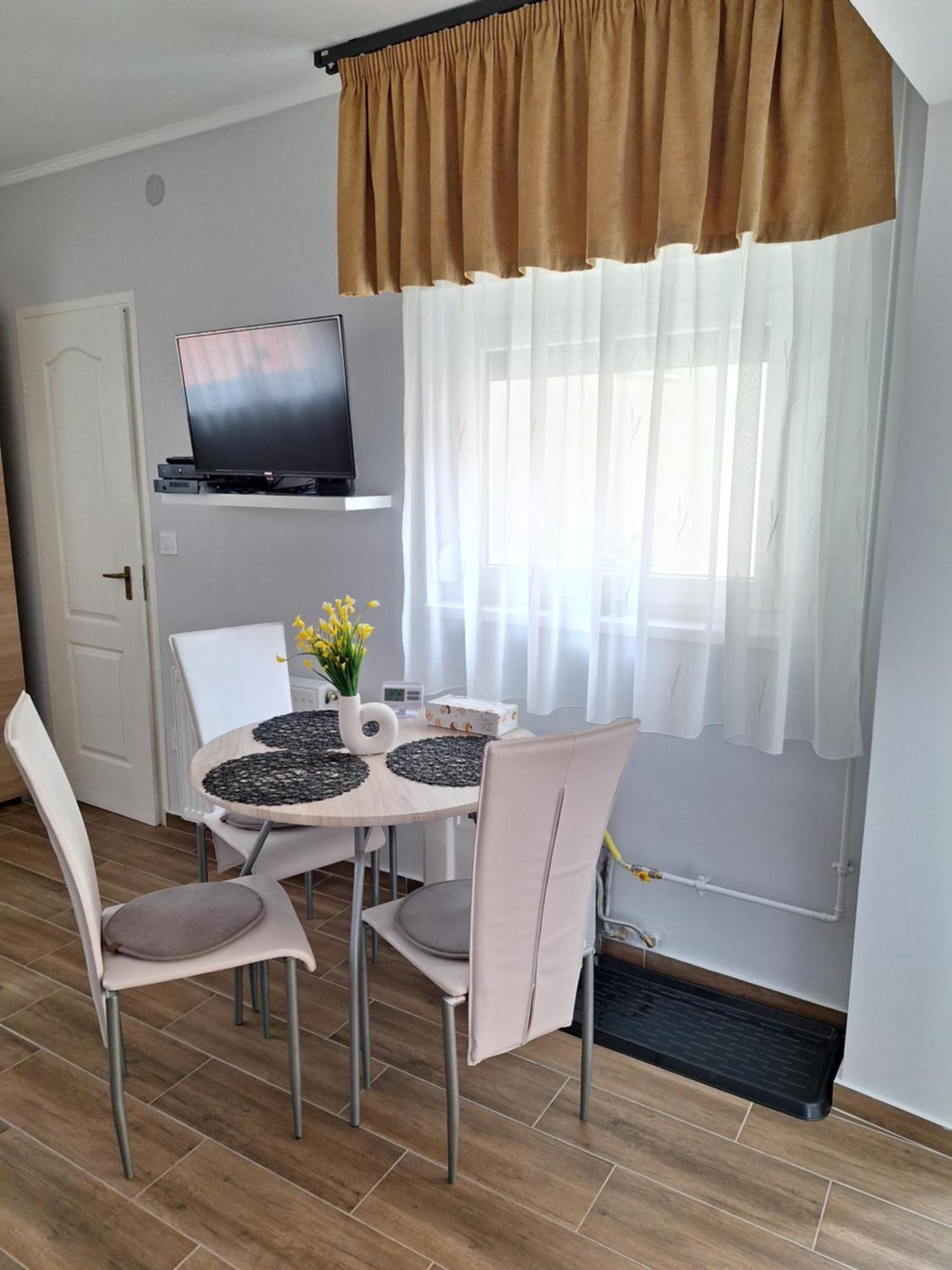 Varfal Apartman Эгер Экстерьер фото